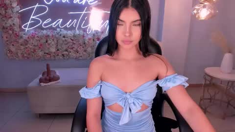 Call me Mia  online show from March 24, 8:03 pm