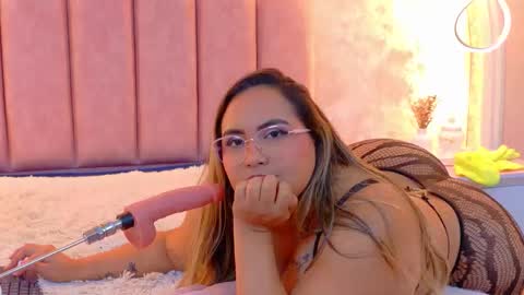 Mia online show from February 22, 6:47 am