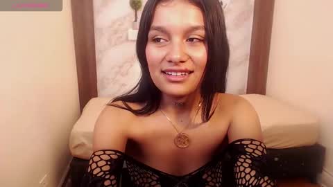 Snapshot of mialux5 chatting on October 3, 1:05 pm mialux5 online show from October 3, 1:05 pm