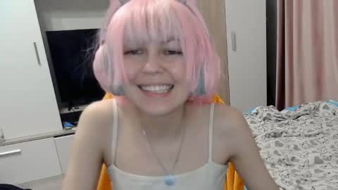 Mia online show from April 21, 6:15 pm