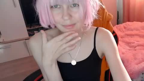 Mia online show from May 5, 2:53 pm