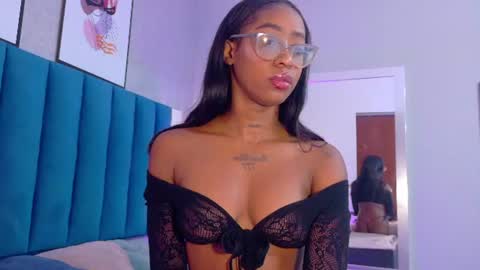 Mia  online show from June 17, 12:28 pm