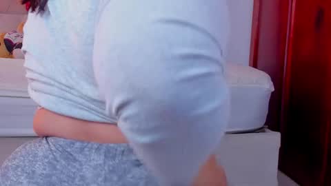 mia miller online show from November 26, 1:28 am