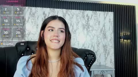 Snapshot of miamontoya chatting on January 24, 10:51 pm Mia -5 7001400 Follow online show from January 24, 10:51 pm