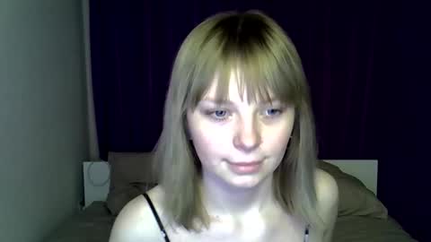 Mia online show from March 22, 7:20 pm