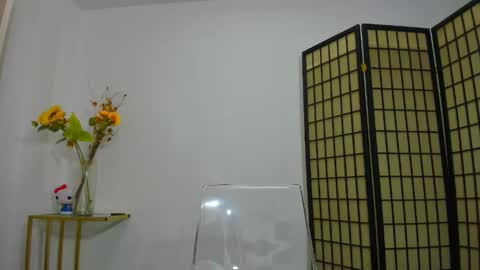 Mia  online show from March 14, 8:54 pm