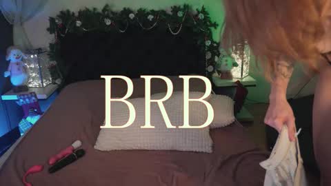 Mia online show from January 8, 3:27 pm