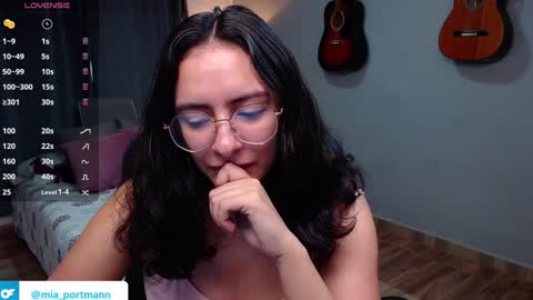 MIAPORTMANN online show from December 3, 12:05 pm