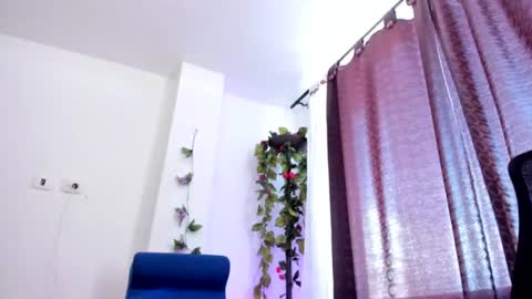 Mia Milf online show from July 21, 8:20 pm
