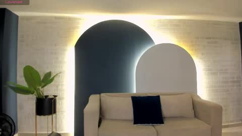 Mia Silva online show from April 29, 11:35 am