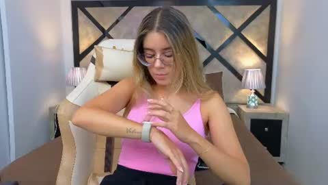 Mia online show from July 22, 9:49 pm