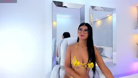 Mia  online show from March 9, 11:24 am