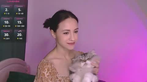 Mia online show from October 7, 7:13 am