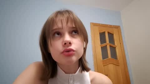 Snapshot of micasulejmanovski chatting on October 2, 4:45 pm Luna online show from October 2, 4:45 pm