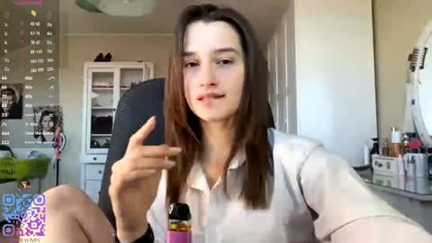 Emily online show from August 8, 2:25 pm