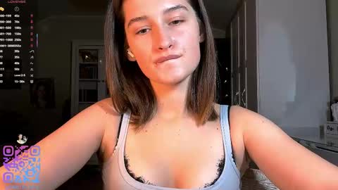 Emily online show from December 18, 2:33 pm