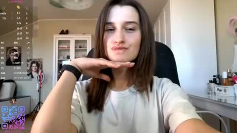 Emily online show from July 30, 2:29 pm
