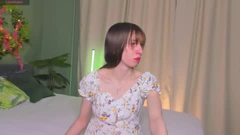 michele_mack online show from November 25, 2:36 am