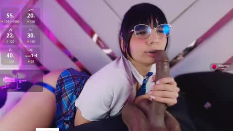 michelle_cutee_ online show from April 29, 8:36 pm