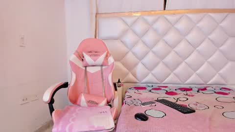 michelleblair1 online show from July 11, 1:44 pm