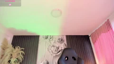 michellepreston_ online show from July 6, 3:03 pm