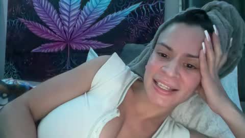 Snapshot of micielo87 chatting on March 4, 6:26 am Skye online show from March 4, 6:26 am