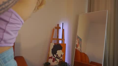 Snapshot of mickeydior chatting on March 2, 11:52 am mickeydior online show from March 2, 11:52 am