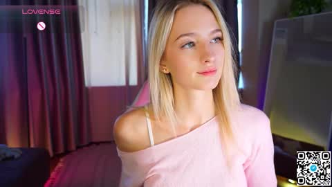 Snapshot of mickeydior chatting on October 6, 11:38 am mickeydior online show from October 6, 11:38 am