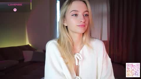 Snapshot of mickeydior chatting on September 30, 11:49 am mickeydior online show from September 30, 11:49 am