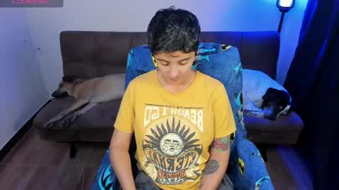 Blue online show from January 24, 2:07 am