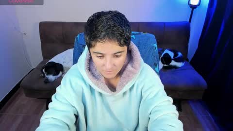 Blue online show from January 23, 3:05 am