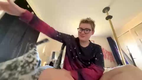 midnightmochi2 online show from May 11, 11:34 am