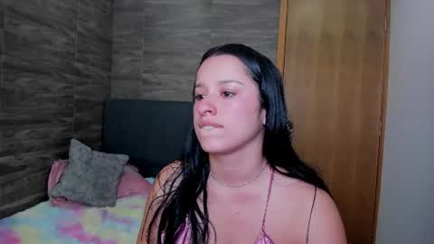 Mia online show from July 7, 2:25 am