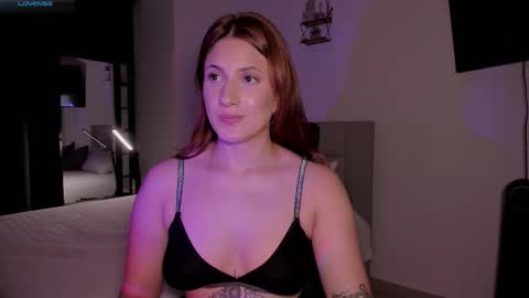 Mia Jhones online show from March 17, 5:44 am