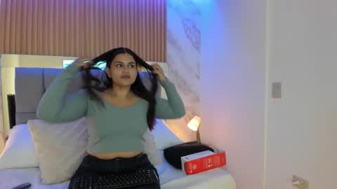 miia luna  online show from November 8, 1:16 pm