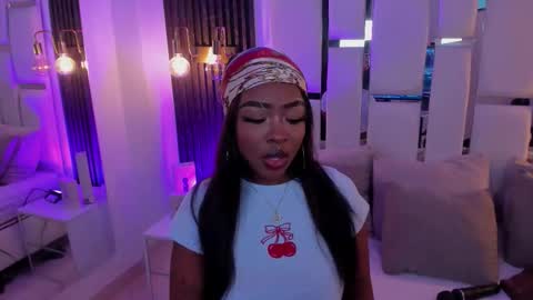 Miia Schwarz  online show from October 16, 12:35 am