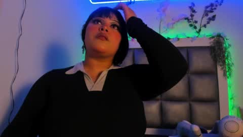 Mia online show from May 19, 4:52 am