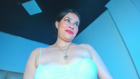 Mia online show from April 26, 6:16 pm