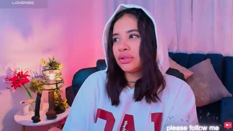 Snapshot of miiaa7_ chatting on October 22, 3:11 am Ma is my name I invite you to check out my wish list for my birthday online show from October 22, 3:11 am