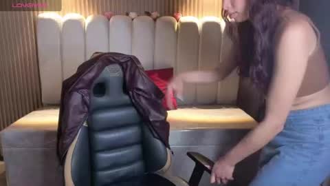 miiaa_evans1 online show from July 13, 8:09 pm