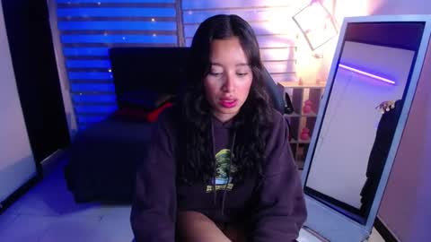 miiaa_evans1 online show from October 6, 1:06 pm