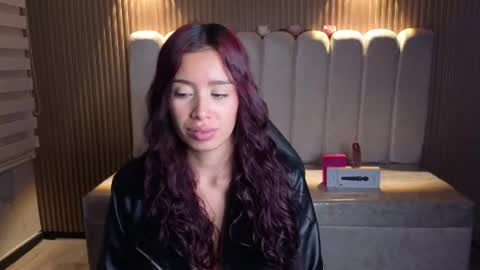 miiaa_evans1 online show from July 28, 7:39 pm