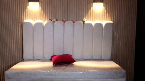 miiaa_evans1 online show from June 10, 2:49 pm