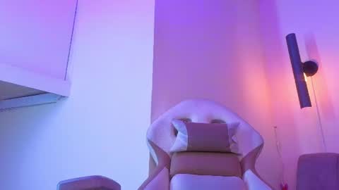 miiaboss online show from July 28, 11:17 am