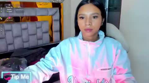 miiaboss online show from June 11, 11:07 am