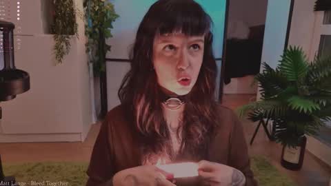 mika_moon_ online show from October 23, 4:13 pm