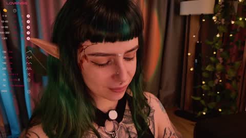 mika_moon_ online show from February 2, 11:32 pm