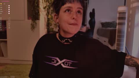 mika_moon_ online show from September 9, 12:16 pm