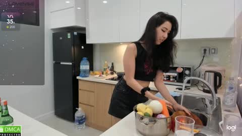 Snapshot of mikakimura chatting on February 18, 3:43 pm Miko now i live in Vietnam online show from February 18, 3:43 pm