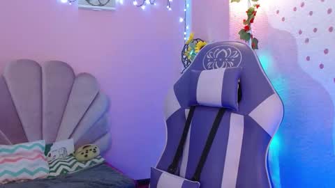 Mikka 3 online show from March 16, 1:04 pm